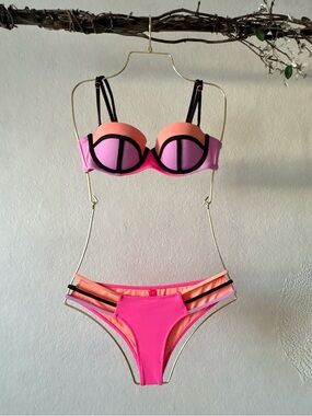 Victoria's Secret Pink and Peach Colorblock Bikini Set